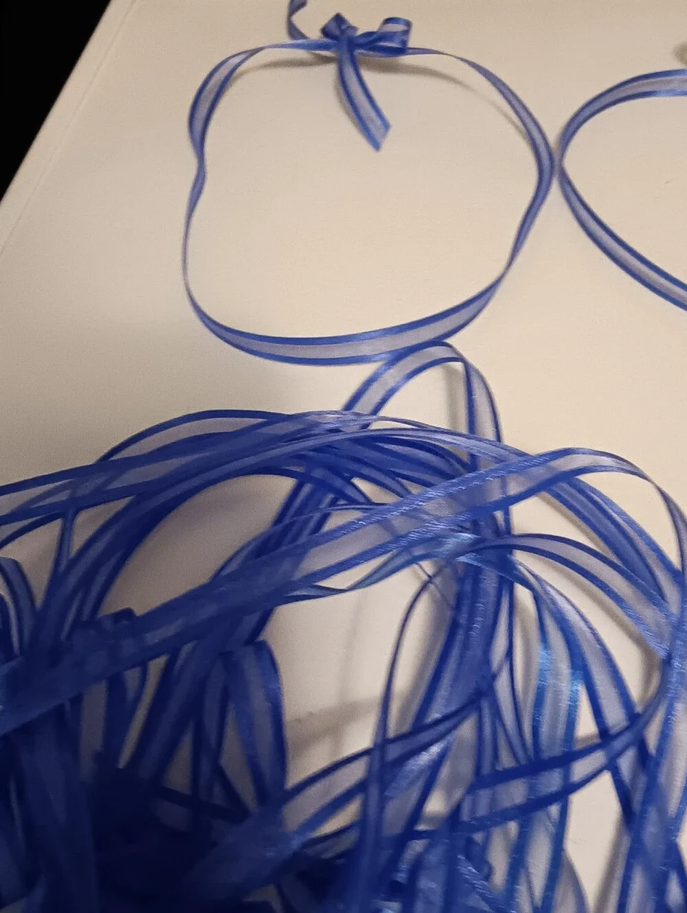 NEW!!! 35 BEAUTIFUL RIBBON BOWS. COLOR ROYAL BLUE.